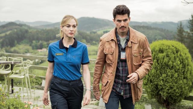 El drama sobrenatural con Álex González y Marta Hazas será el gran estreno de esta semana en Disney+