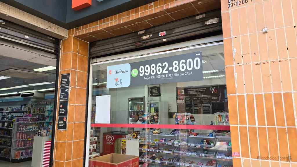 Una farmacia con envío a domicilio por WhatsApp