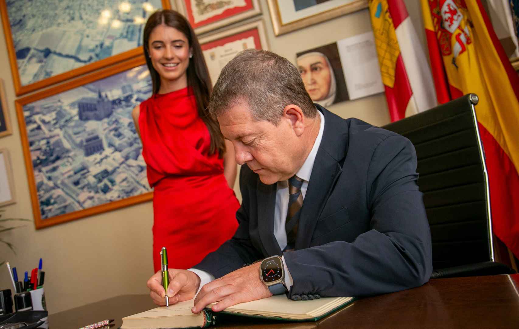 Emiliano García-Page, este lunes en el Ayuntamiento conquense de Villanueva de la Jara.