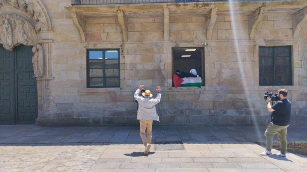 Encierro de estudiantes de la USC en el rectorado.