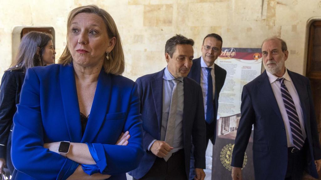 El rector de la USAL, Juan Manuel Corchado, la consejera de Familia e Igualdad de Oportunidades de la Junta de Castilla y León, Isabel Blanco Llamas