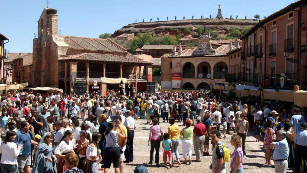 La Plaza Mayor de Ayllón durante una fiesta