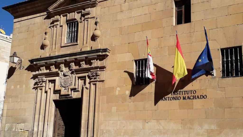 Fachada del IES Antonio Machado de Soria