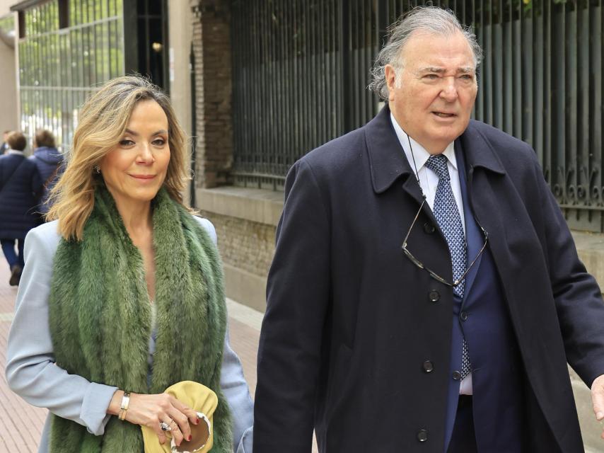 Los padres de Juan Antonio, Juancho García Obregón y Marta Vázquez de Castro, el pasado 1 de mayo, en Madrid.
