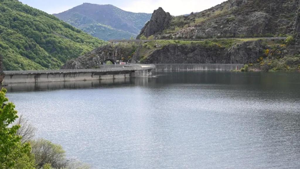 Vista del estado del Embalse de Riaño (León) a mediados de este mes de mayo.