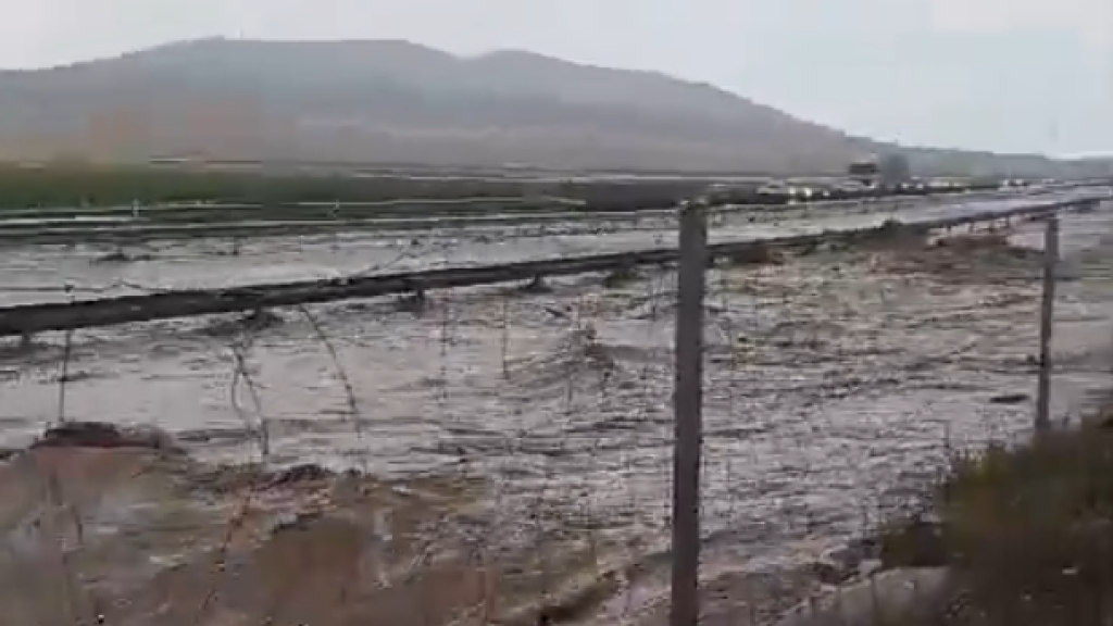 La A-31 inundada en Albacete. Foto: 'X' de @MeteoHellin.