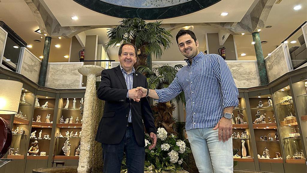 Carlos padre e hijo en Castill Confort