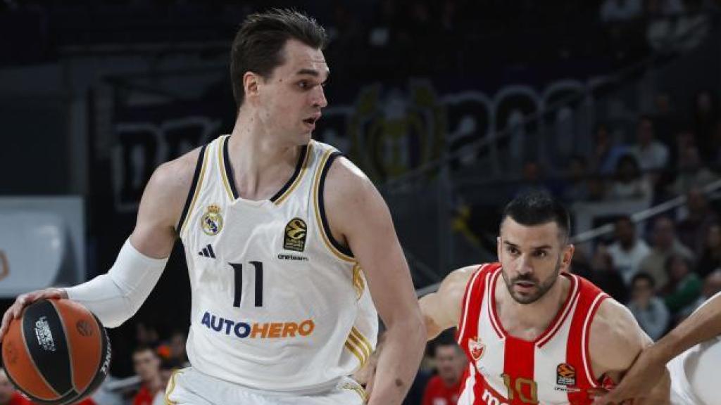 Hezonja durante un partio de Euroliga ante el Estrella Roja.