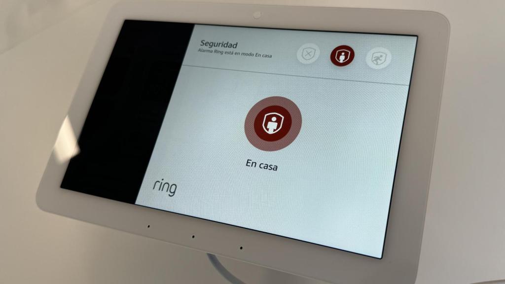 Alarma de Ring montado en el Echo Hub