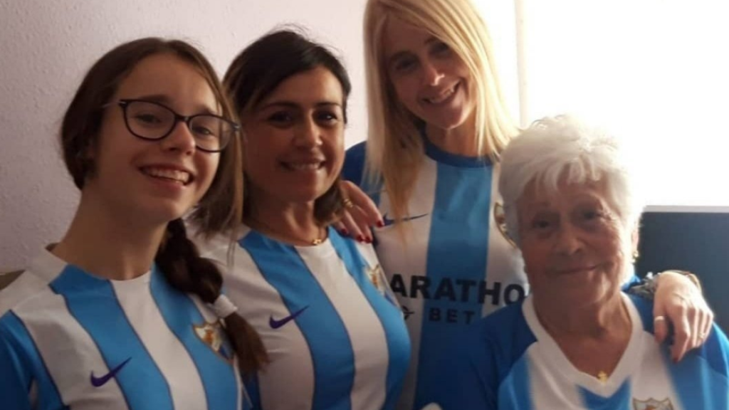 Mari Carmen junto a su familia.