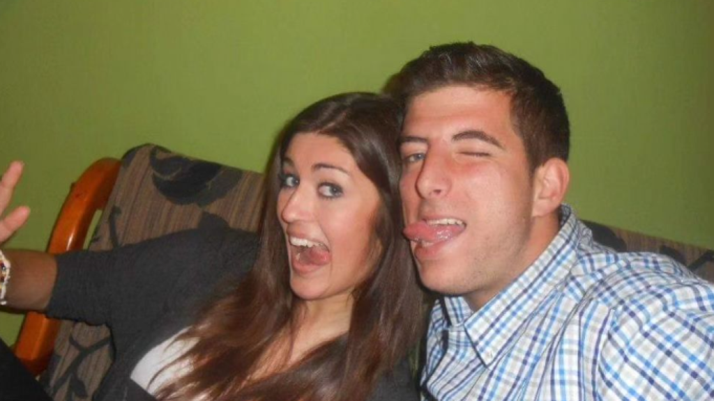 Sayo en su juventud con Cristina.