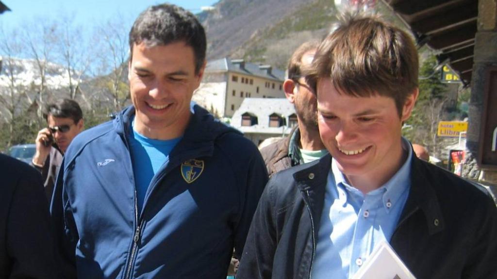 Pedro Sánchez y Javier Lambán, expresidente de Aragón, durante una visita a Benasque en 2015, en la que Félix Jordán hizo de anfitrión.