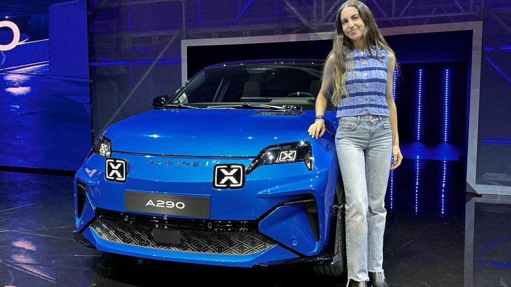 Alpine A290.