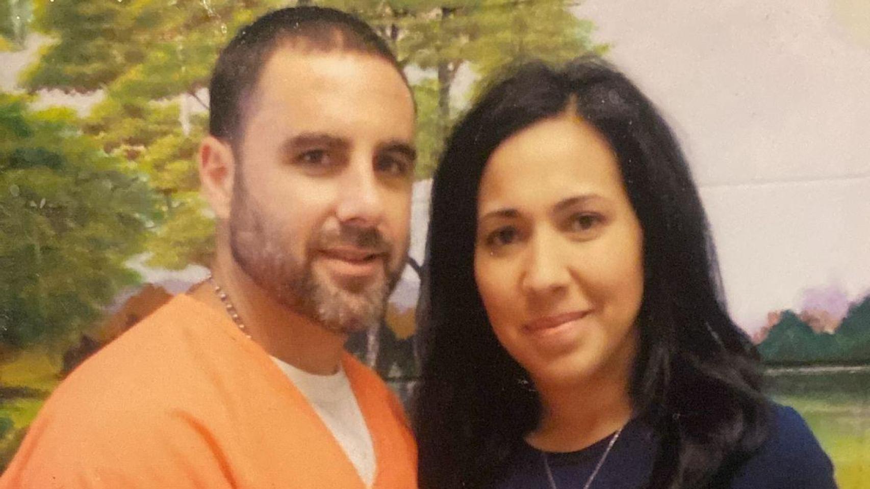 Tanya y Pablo Ibar durante una visita al corredor de la muerte.