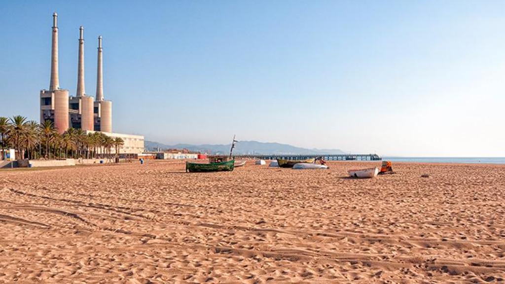 Las tres chimeneas de Sant Adrià del Besòs.