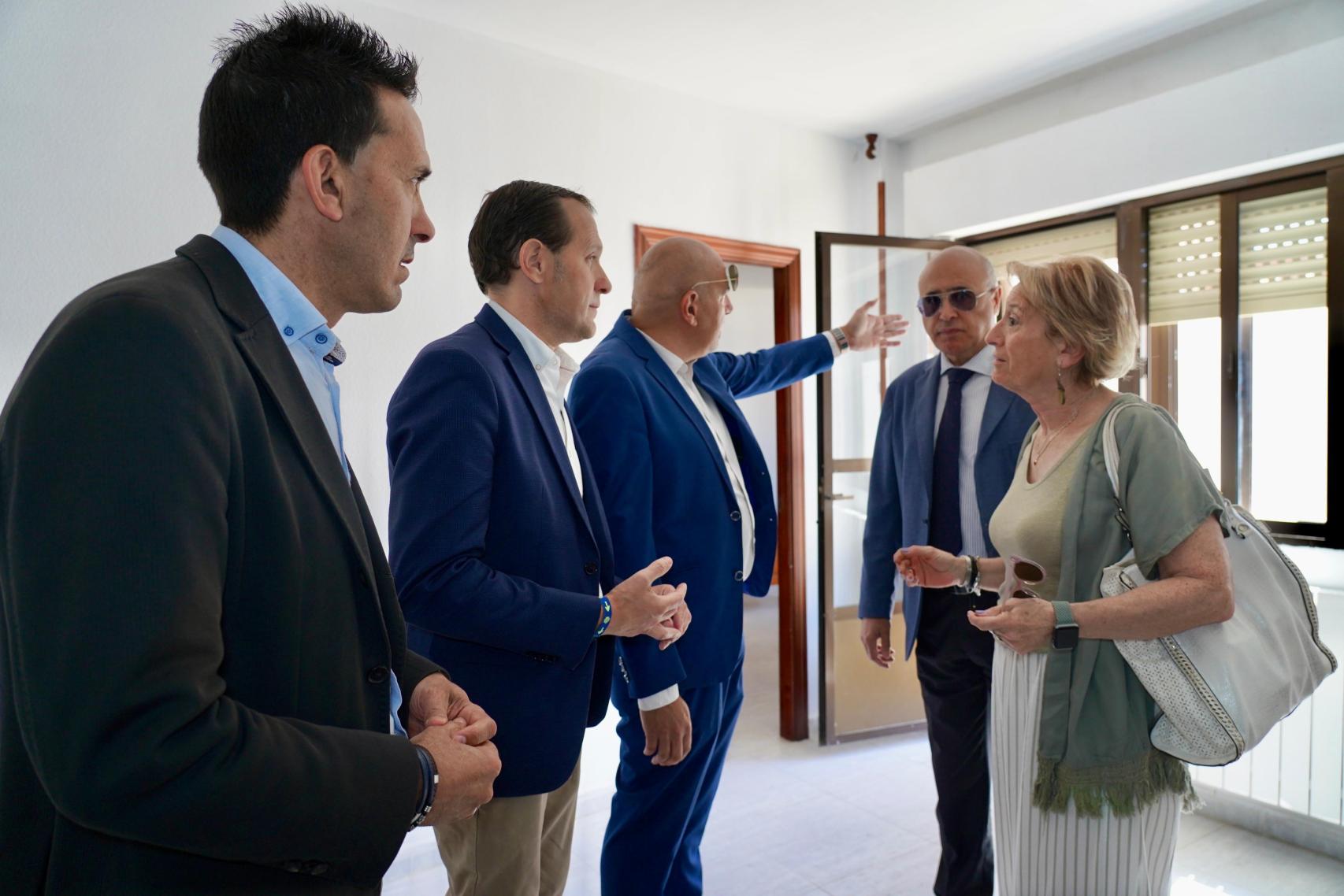 El presidente de la Diputación, Conrado Íscar; el subdelegado del Gobierno, Jacinto Canales; y el alcalde de Alaejos, Carlos Mangas