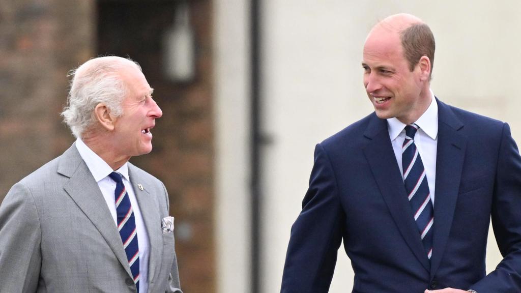 Carlos III y el príncipe Guillermo en un acto celebrado el 13 de mayo de 2024.