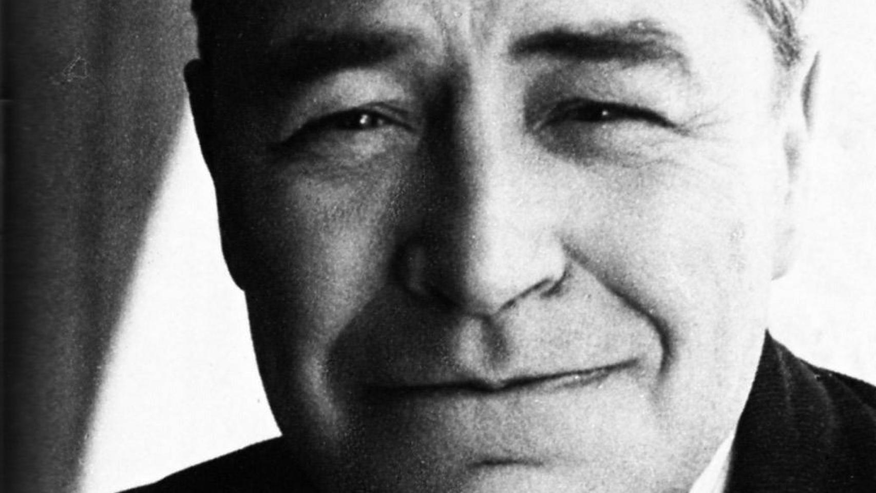 Josep Pla, fotografiado en Calella, Barcelona, en los años cincuenta