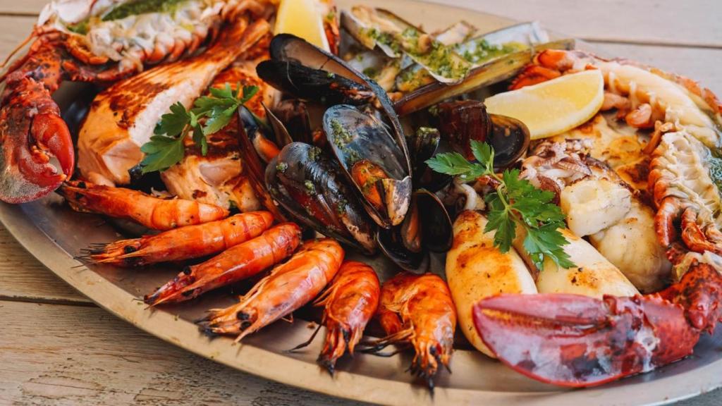 Plato con marisco fresco.