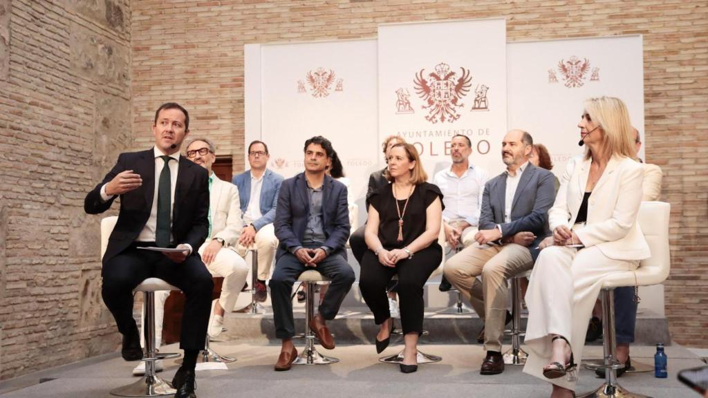 Fotografía de grupo del equipo de Gobierno toledano.