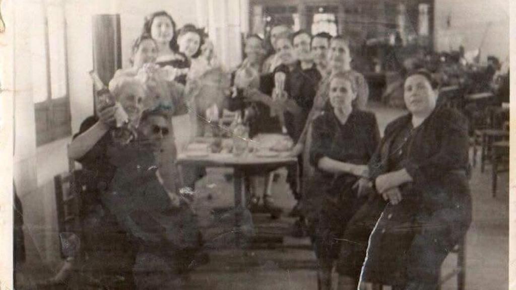 Un fiesta organizada por las mujeres cigarreras en lso años 20.