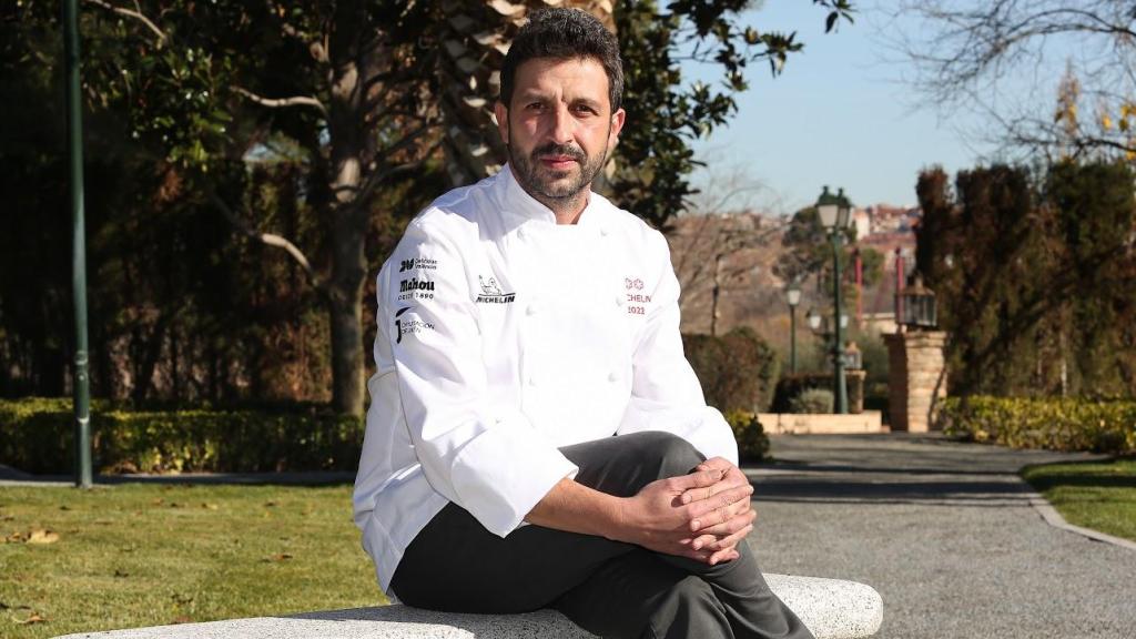El chef Iván Cerdeño en el Cigarral del Ángel de Toledo.