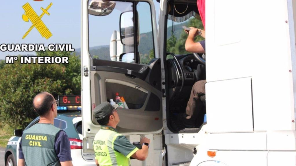 Imagen de la revisión de un camión.