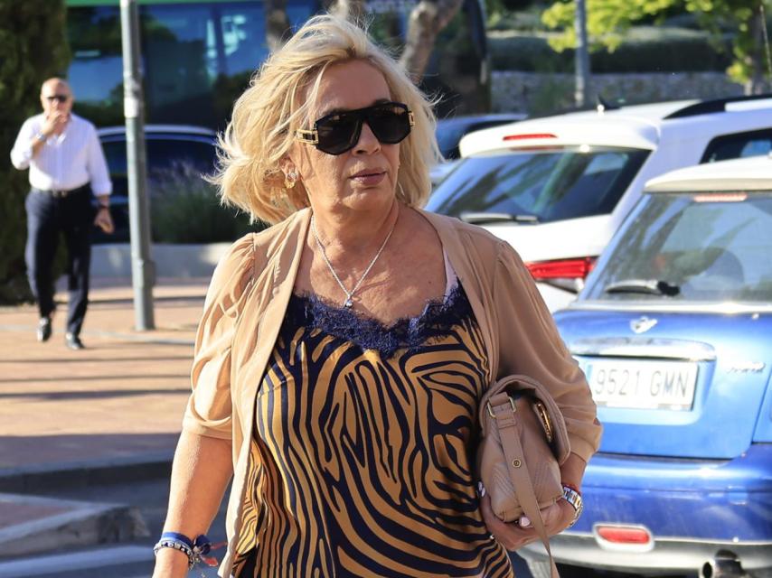 Carmen Borrego Campos llegando a la misa de su madre, María Teresa, este pasado lunes.