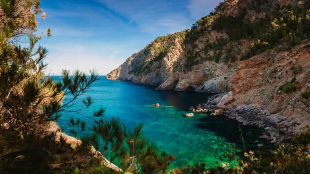 Las aguas cristalinas de la cascada del Salt de la Foradada.