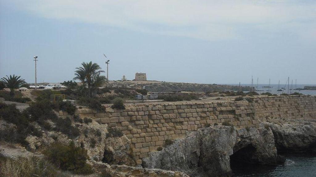 Cova del Llop Marí de Tabarca.