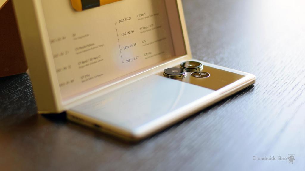 Trasera del realme GT 6T