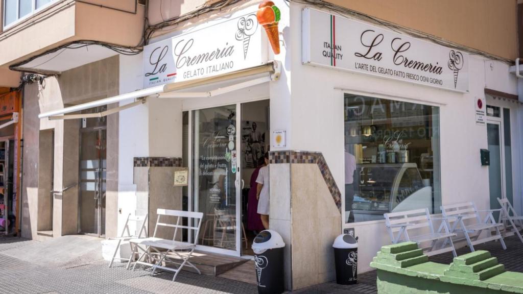 El exterior de La Cremeria, en Cádiz.