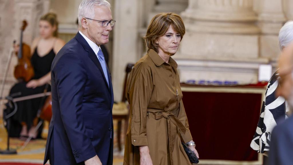 Baltasar Garzón y Dolores Delgado, este miércoles, en el Palacio Real.
