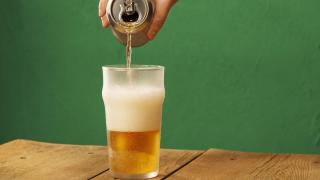 La cerveza 0,0 española que ha sido distinguida como la mejor: dónde se compra y cuánto cuesta
