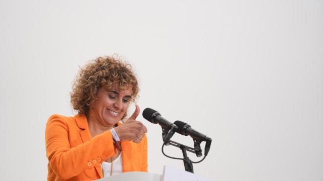 Dolors Montserrat durante un mitin de cierre de campaña.