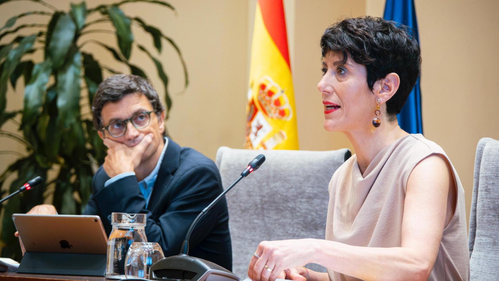 Elma Saiz, ministra de Inclusión y Seguridad Social, y Borja Suárez, secretario de Estado de Seguridad Social.