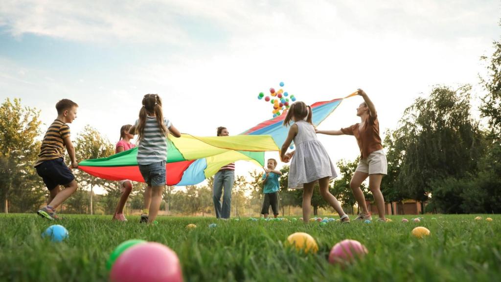 Imagen de archivo de jóvenes en un programa de conciliación.