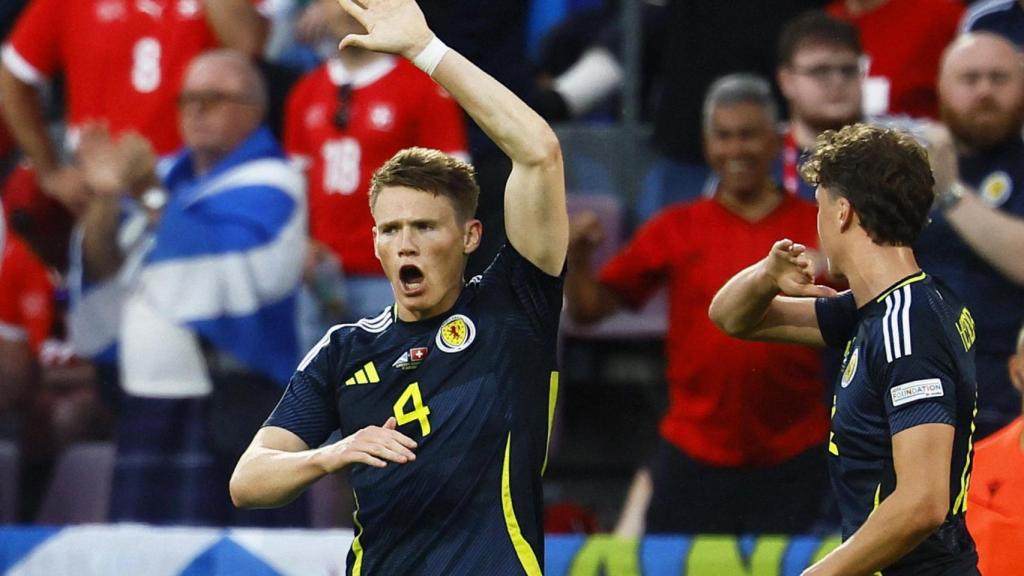 McTominay celebra el gol de Escocia.