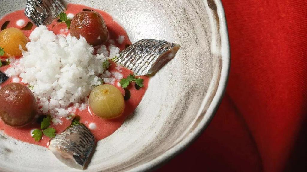 Gazpacho de cereza sardian y kefir del restaurante Fraula