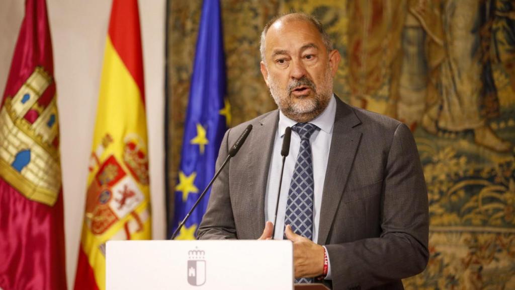 El rector, Julián Garde, en su intervención.
