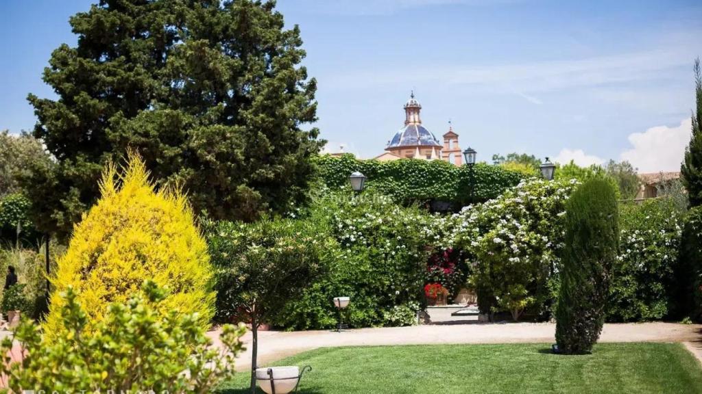 Exteriores de Jardines de la Cartuja. Bodas.net