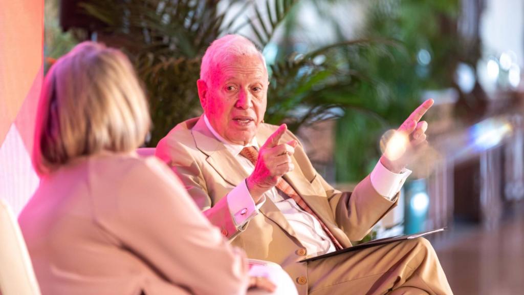 José Manuel García Margallo responde a Esther Esteban.