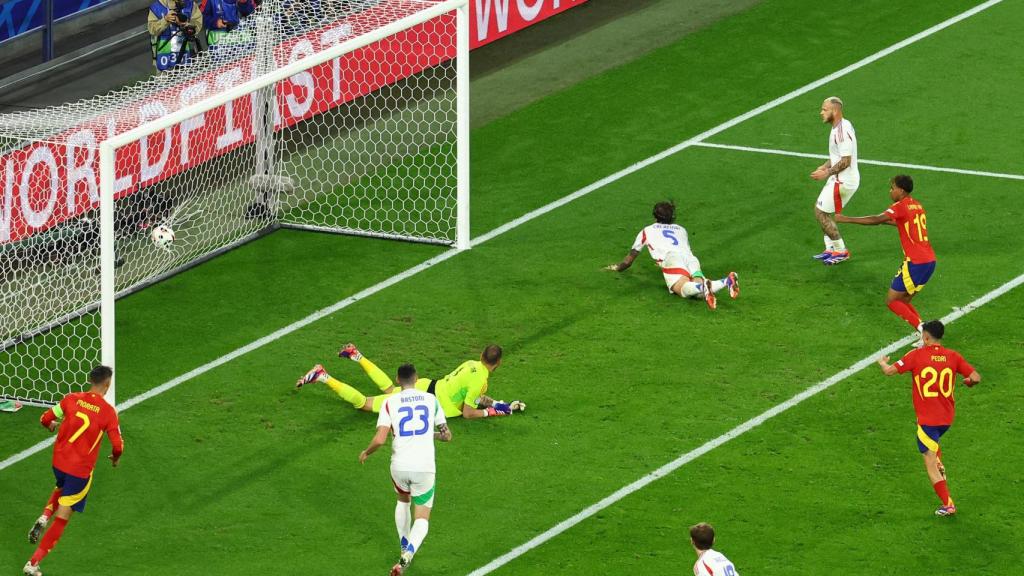 Momento en el que España se adelanta en el marcador ante Italia.