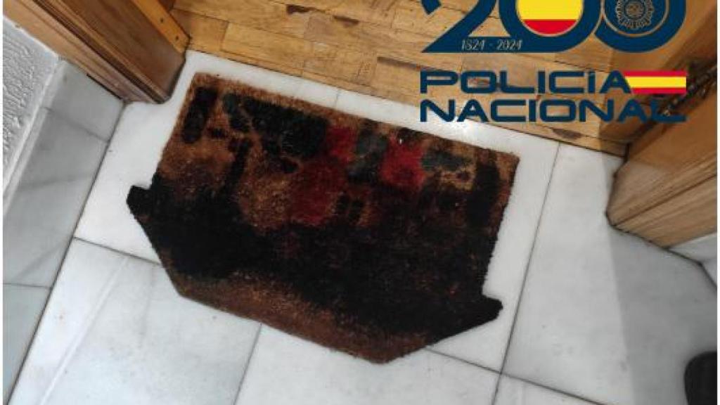 Uno de los felpudos calcinados