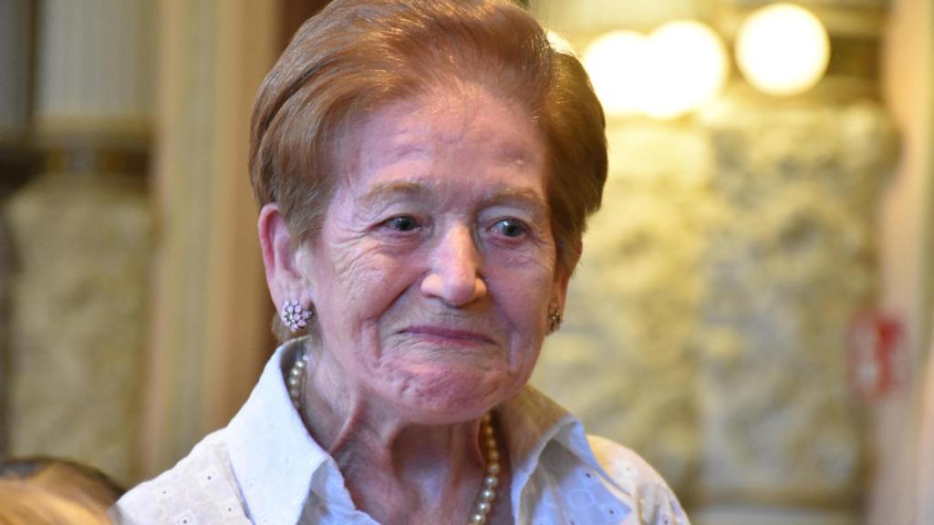 Milagros cuando le han cantado el cumpleaños feliz