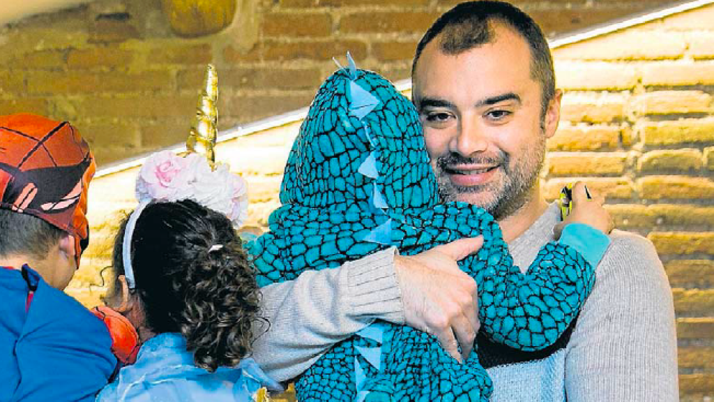 Jordi Ballart, Ignasi Sagalés y sus tres hijos en una imagen de sus redes sociales.