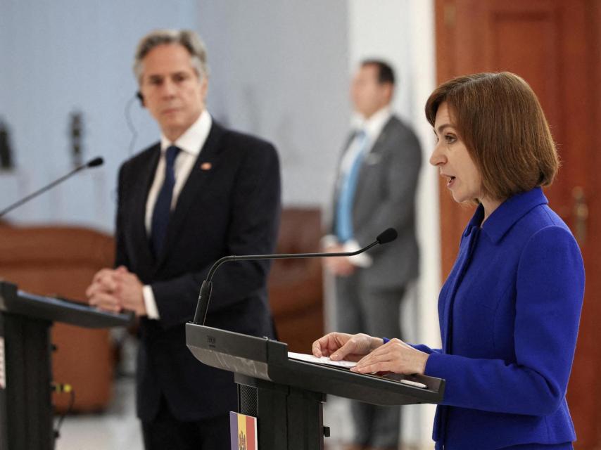 La presidenta Sandu y el secretario de Estado de Estados Unidos, Antony Blinken, durante un encuentro en mayo.