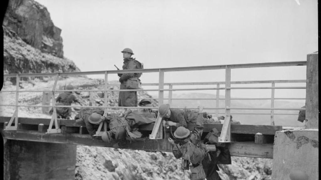 Marines británicos haciendo maniobras en Islandia.