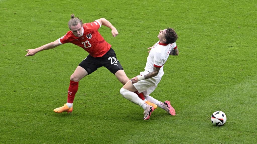 Wimmer comete una falta.