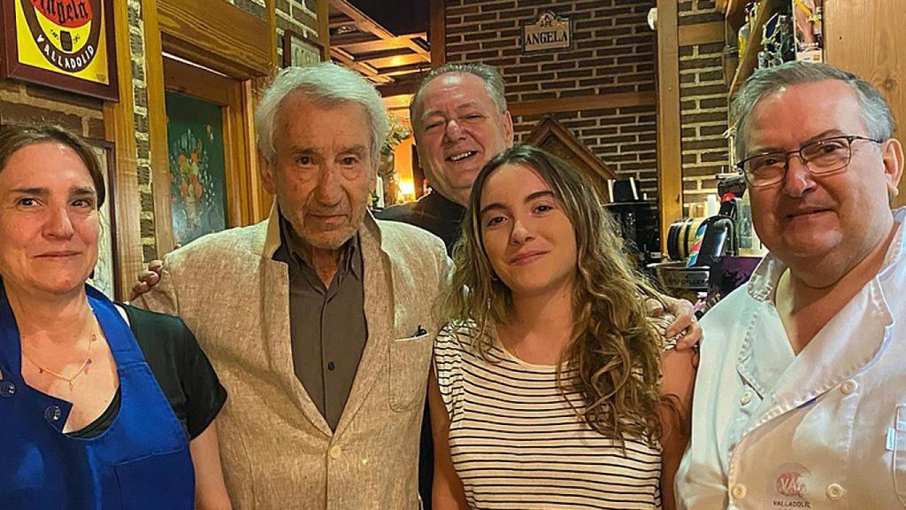 José Sacristán en el Restaurante Ángela de Valladolid